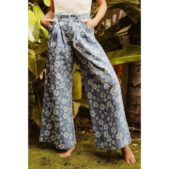 BiBi Floral Printed White Flower Texture Wide Leg Cropped Blue Jeans Sz Medium - Picture 10 of 11